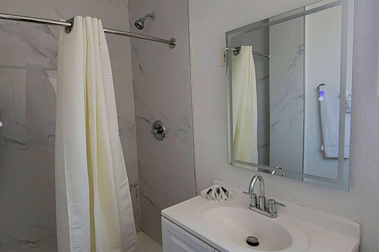 Super 8 By Wyndham El Centro North Hotel Bagian luar foto