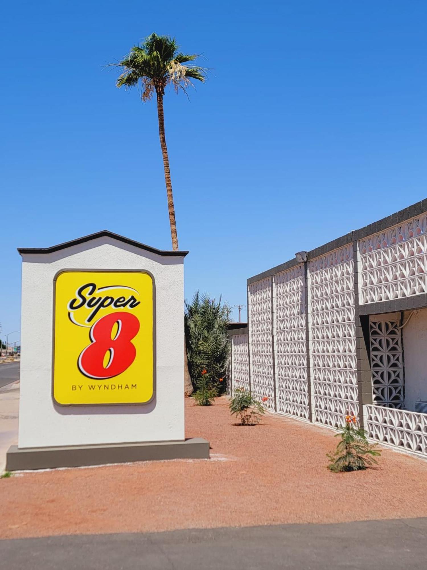 Super 8 By Wyndham El Centro North Hotel Bagian luar foto